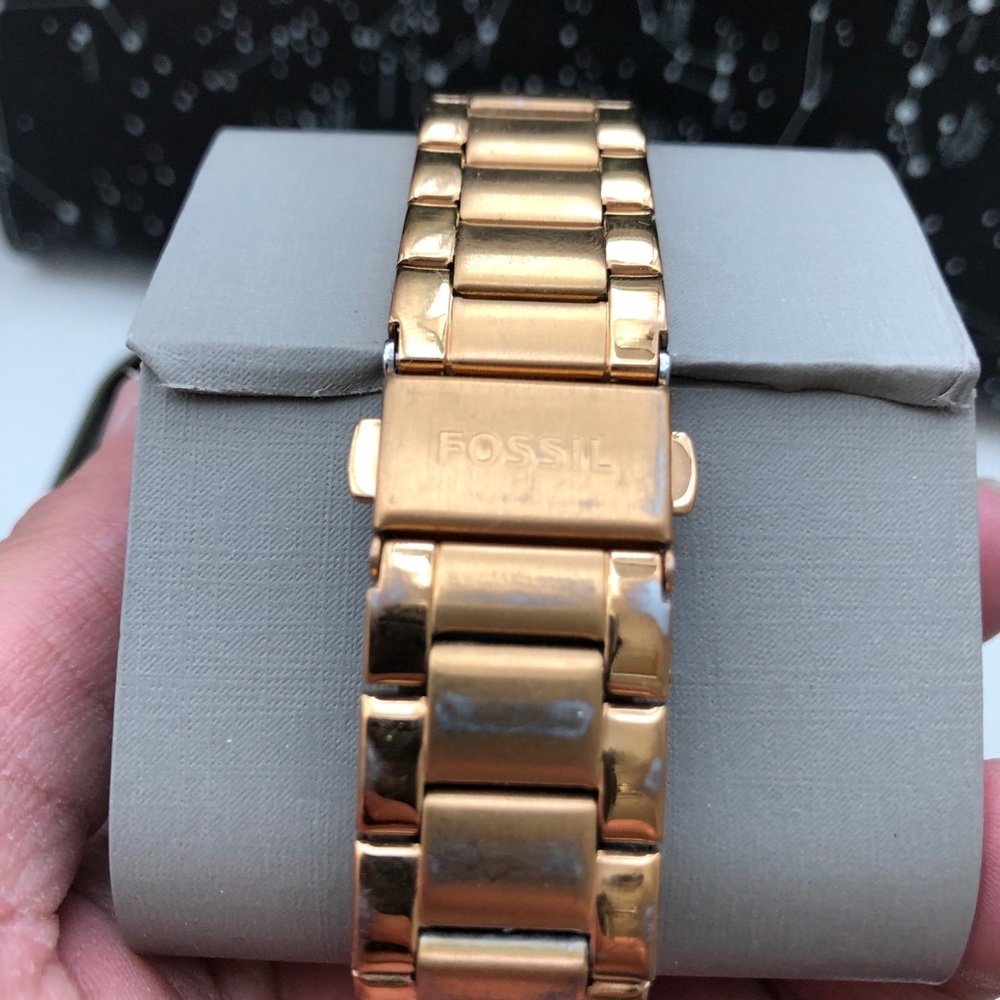 ROSE GOLD FOSSIL WATCH - Picture 4 of 6